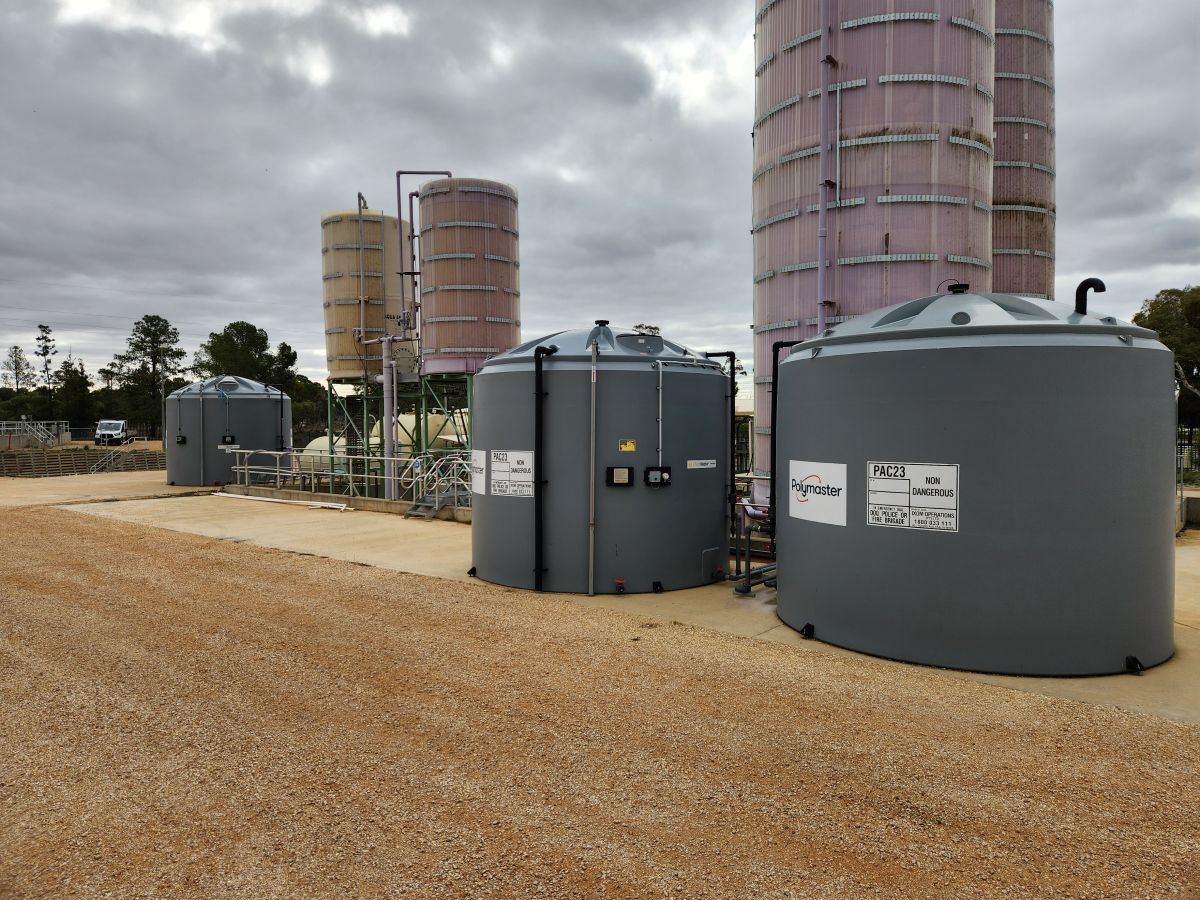self-bunded chemical tank 8