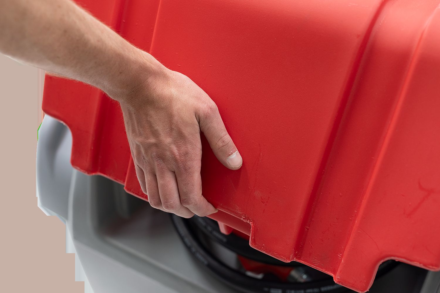 Diesel-Ute-Pack-Opening-Lid-3-LR