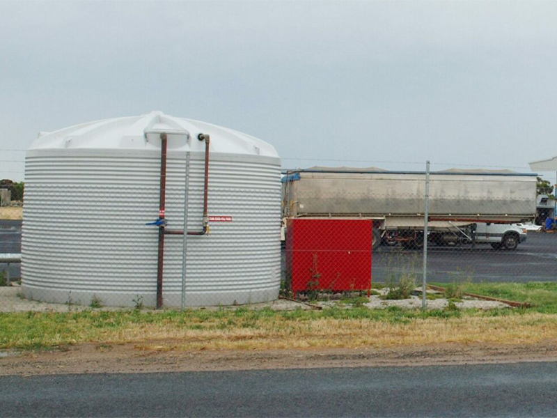 Polymaster Water Tanks installed in Swan Hill Truck Specialist